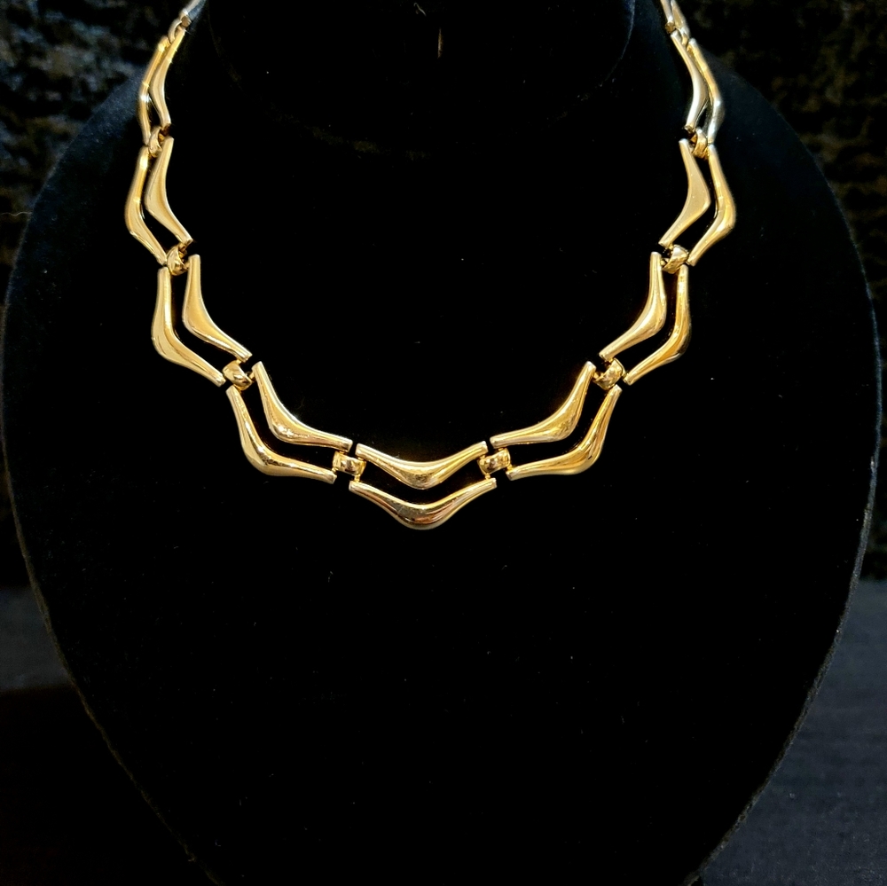 Vintage Monet Scalloped Choker